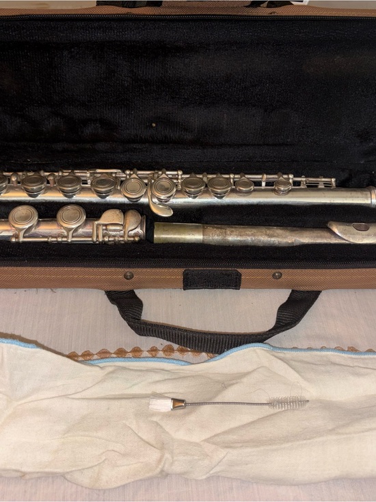 Eldon Other - Silver Eldon Flute with Carrying Case and Cleaning Materials